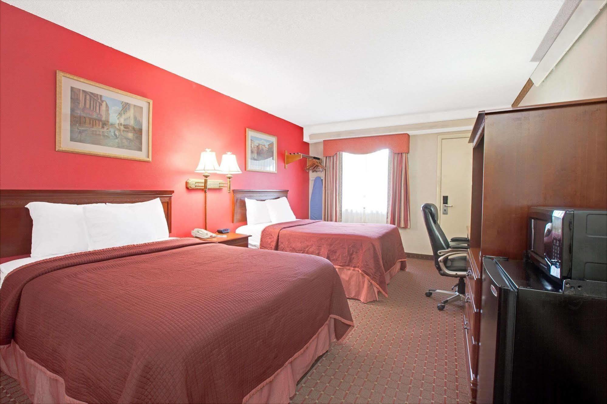 Travelodge By Wyndham Parsippany Extérieur photo